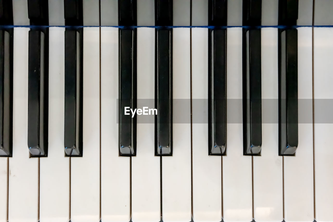 Full frame shot of piano keys