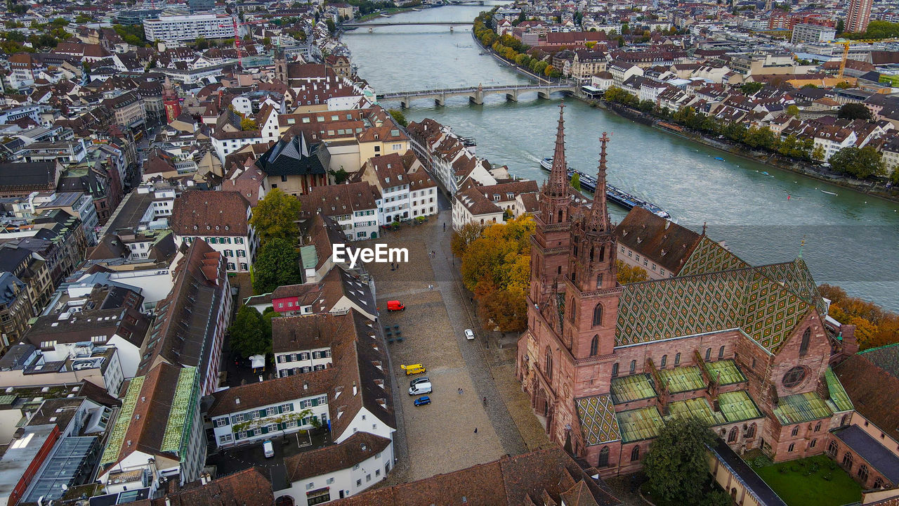 HIGH ANGLE VIEW OF TOWNSCAPE AND RIVER IN TOWN