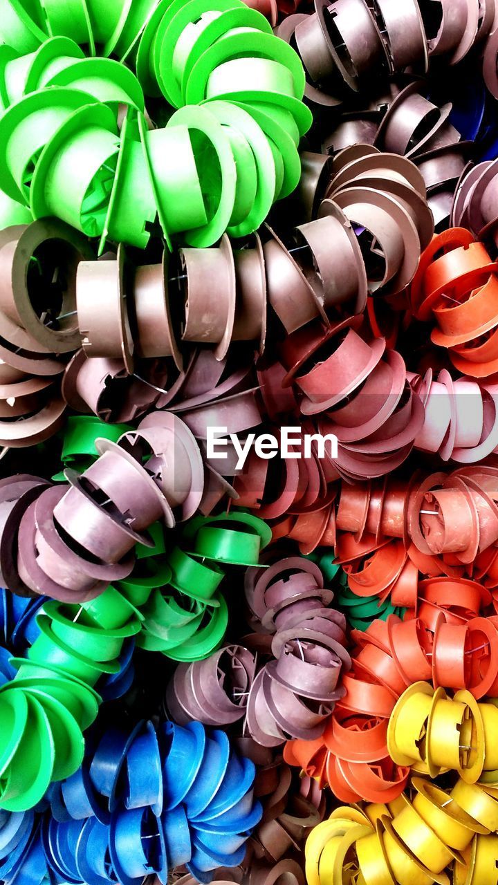 FULL FRAME SHOT OF COLORFUL CANDIES