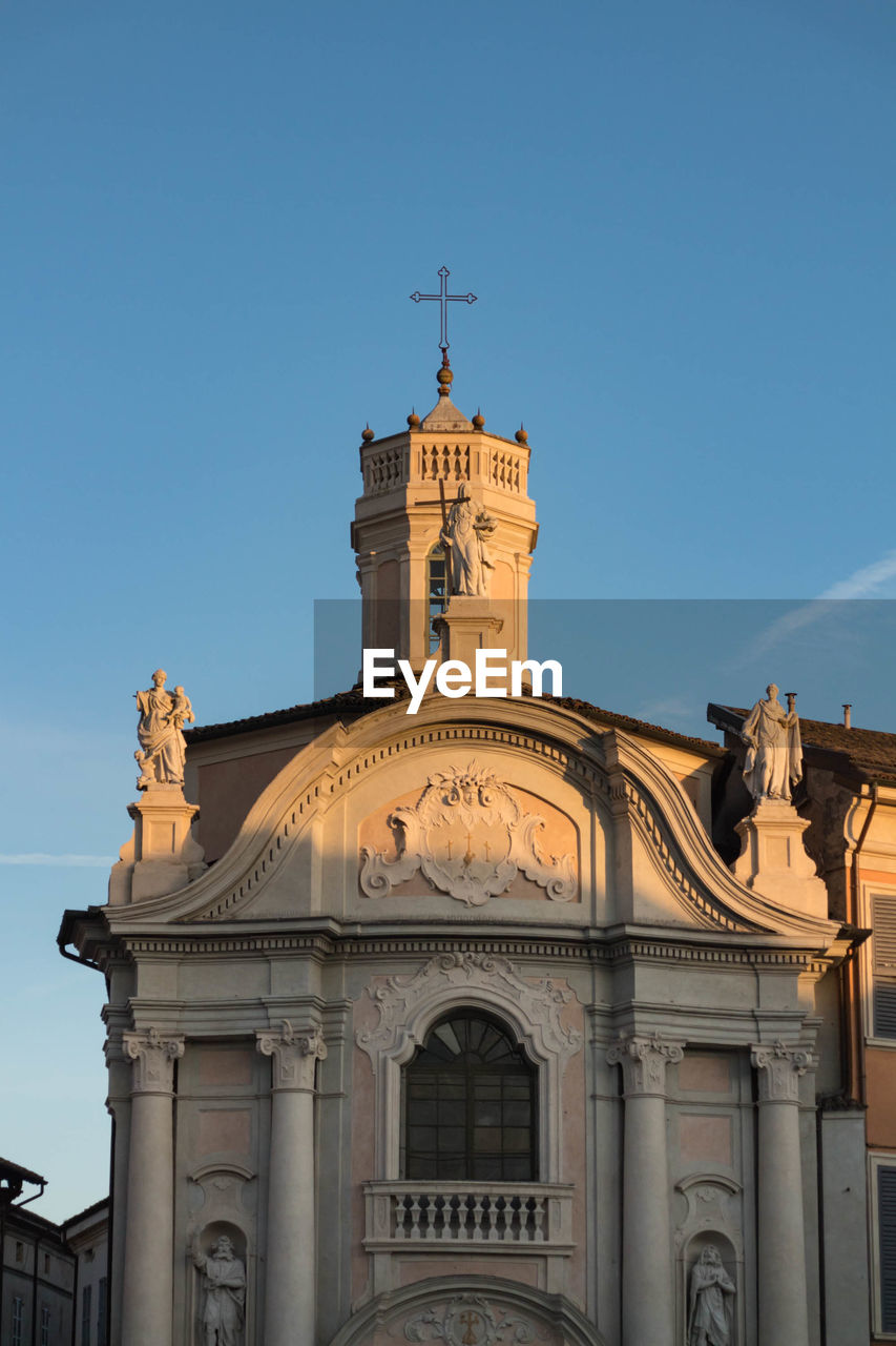 LOW ANGLE VIEW OF A CHURCH