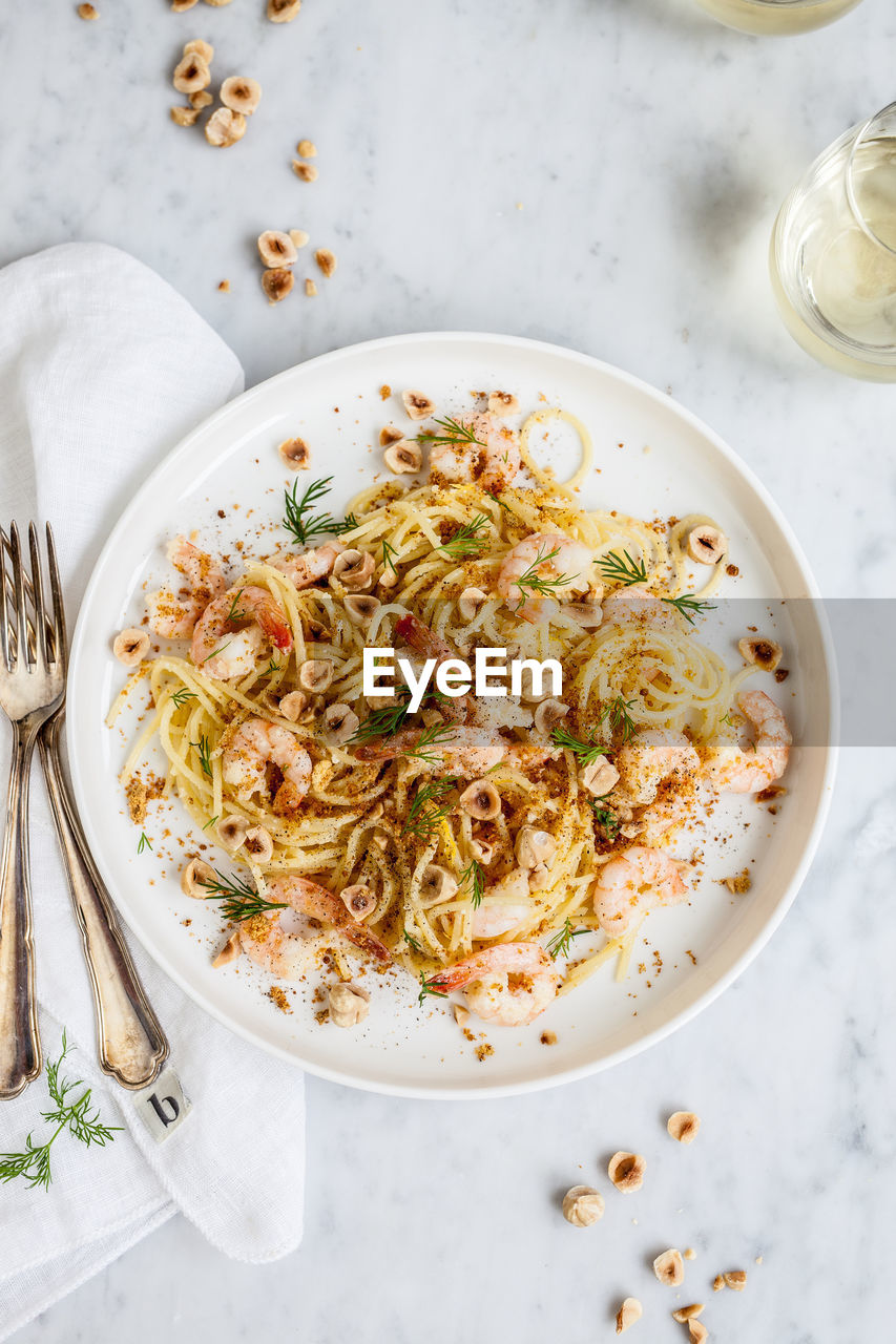 HIGH ANGLE VIEW OF FOOD IN BOWL