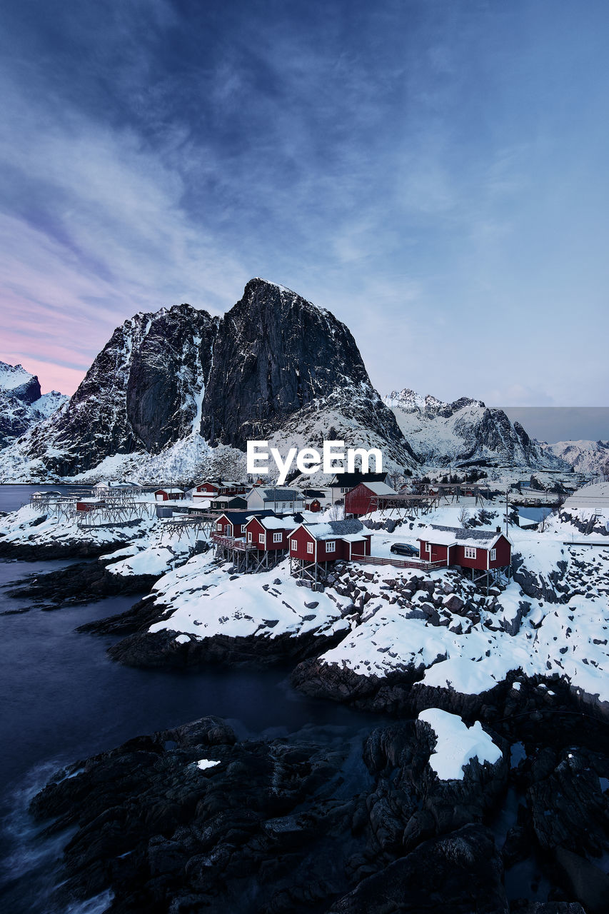 SCENIC VIEW OF SNOWCAPPED MOUNTAIN AGAINST SKY