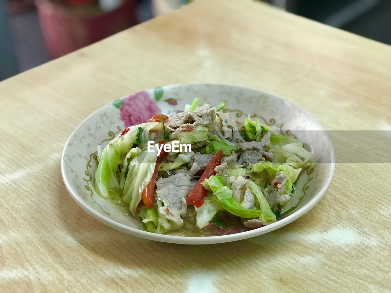 CLOSE-UP OF SALAD SERVED IN BOWL