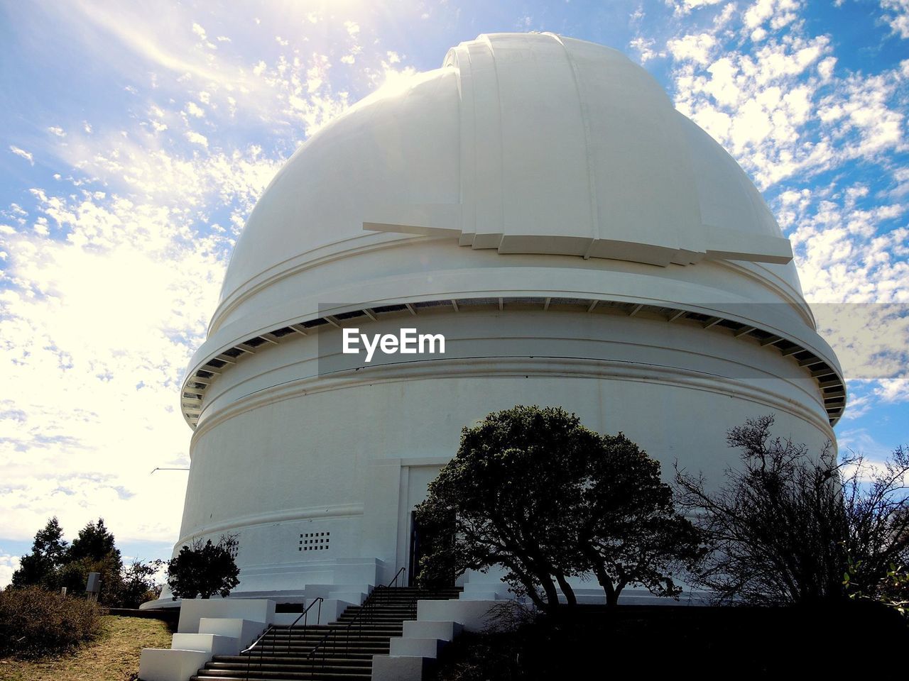 LOW ANGLE VIEW OF DOME AGAINST SKY