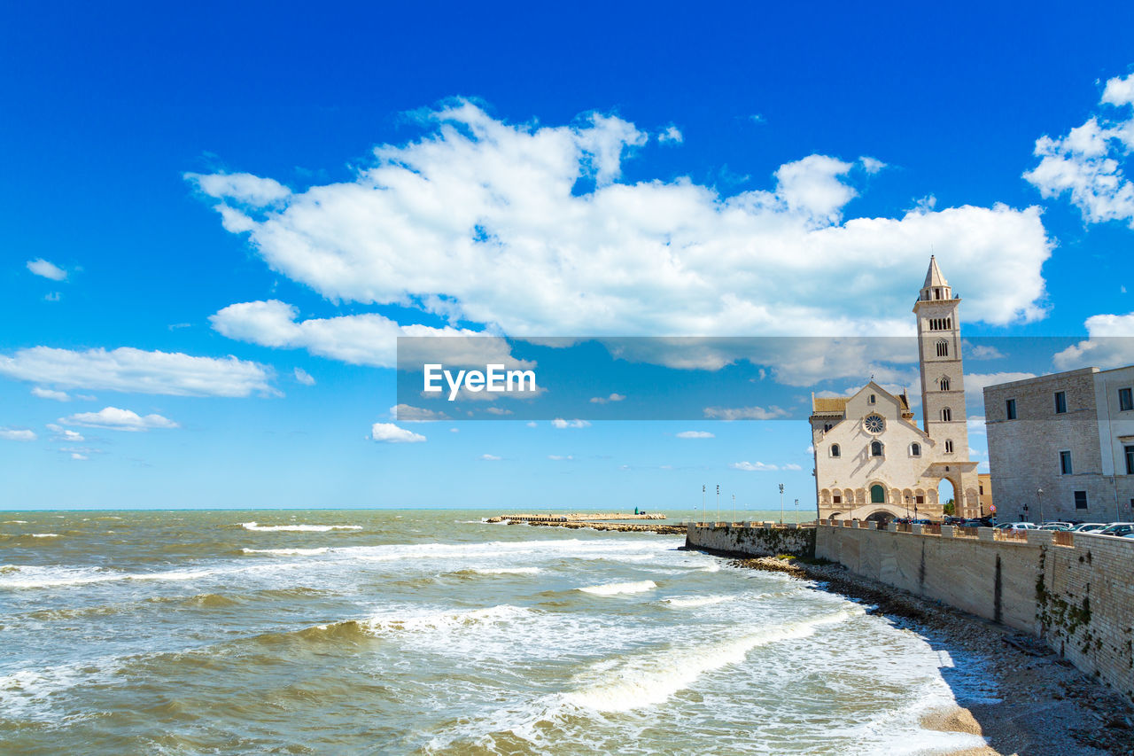 VIEW OF SEA AGAINST CLOUDY SKY