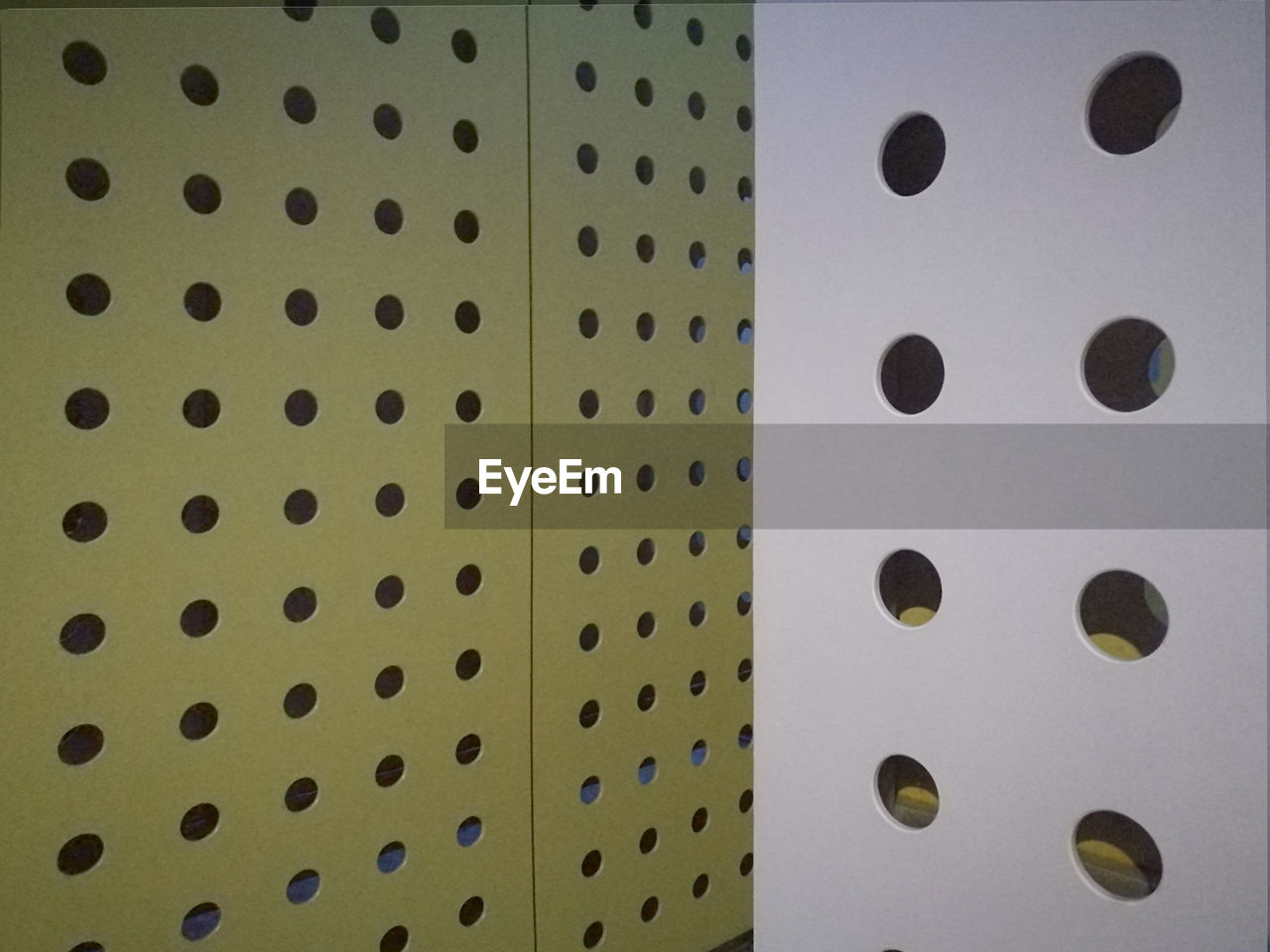 FULL FRAME SHOT OF METAL SHEET