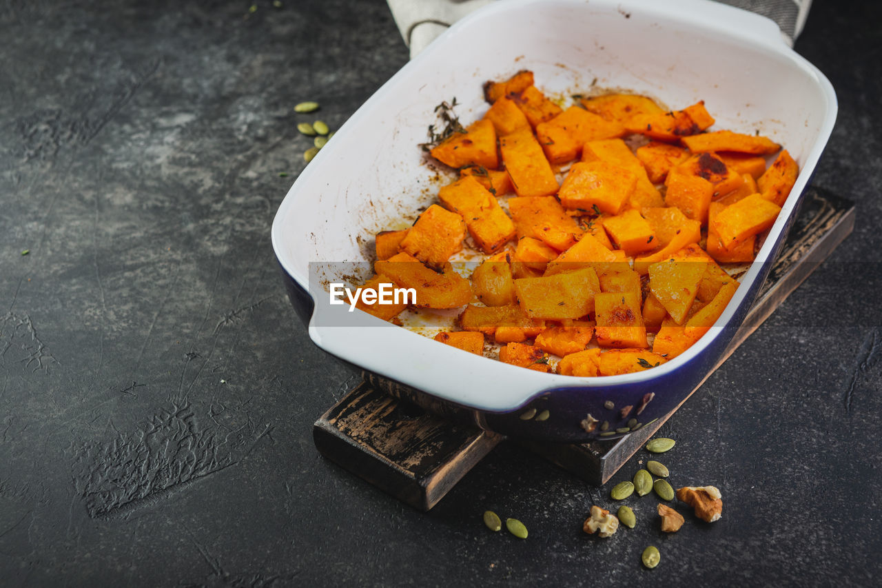 HIGH ANGLE VIEW OF CHOPPED VEGETABLES ON TABLE