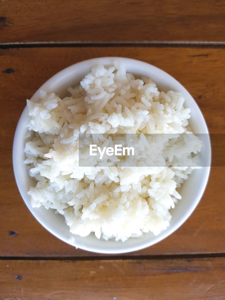 HIGH ANGLE VIEW OF BREAKFAST IN BOWL