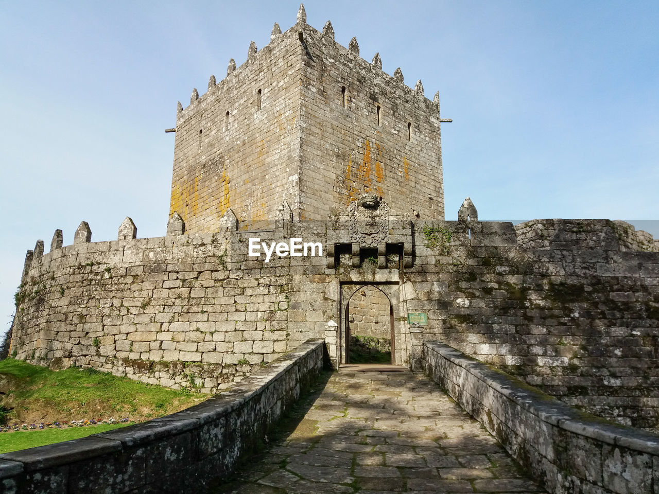 VIEW OF OLD RUIN BUILDING