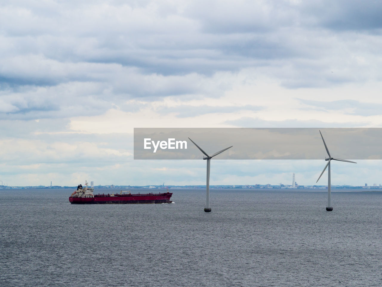 WIND TURBINES IN SEA