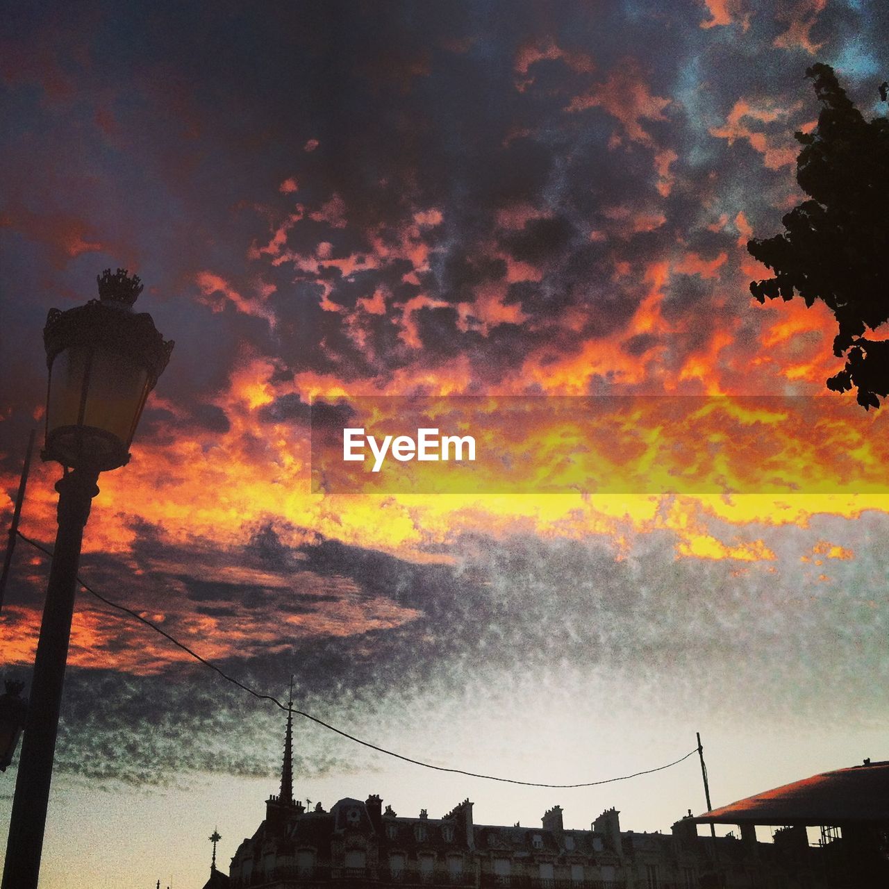 SCENIC VIEW OF DRAMATIC SKY DURING SUNSET