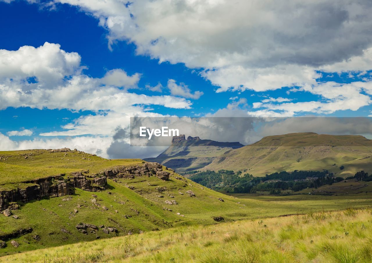 PANORAMIC VIEW OF LANDSCAPE AGAINST SKY