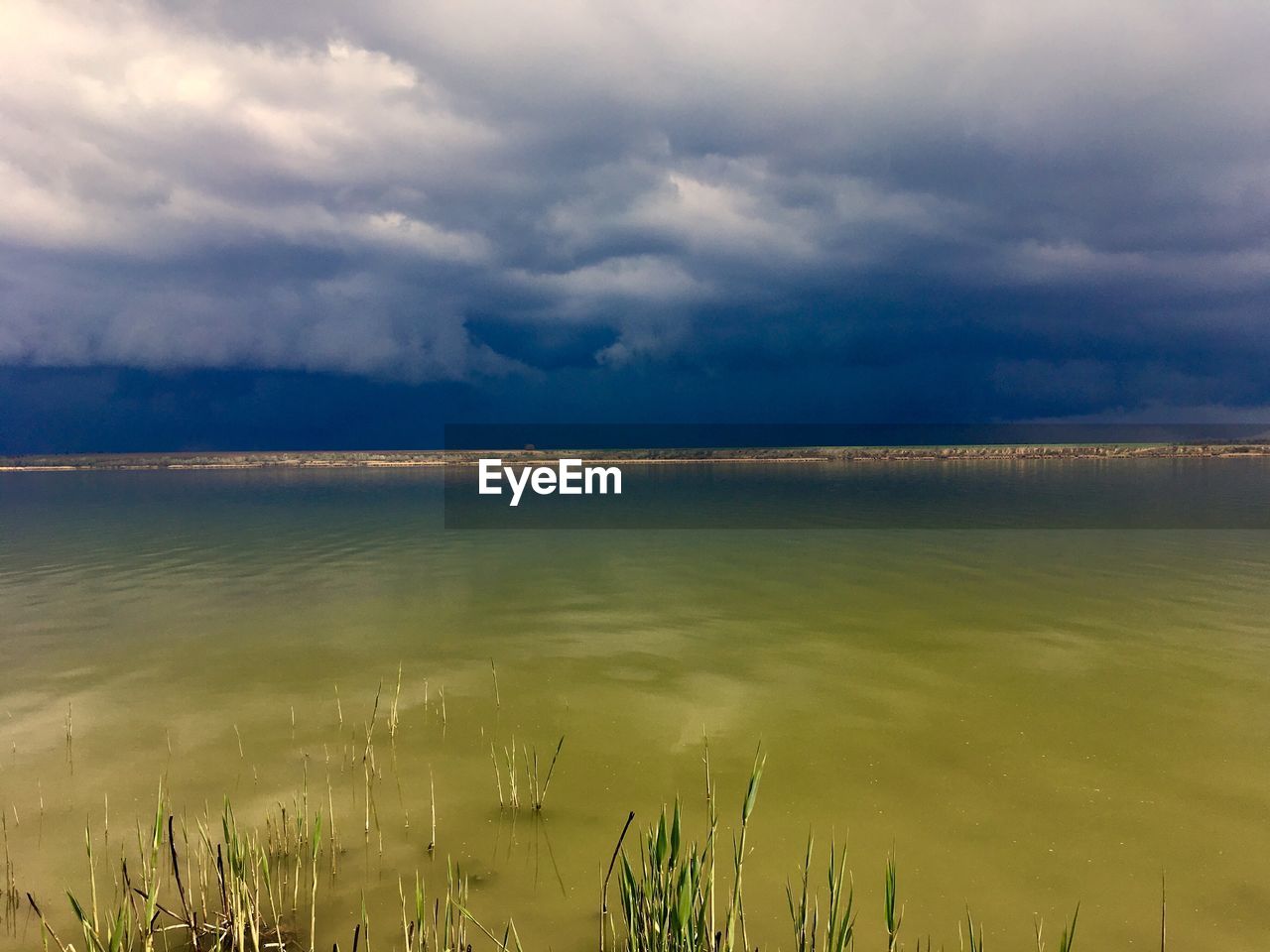 VIEW OF SEA AGAINST SKY