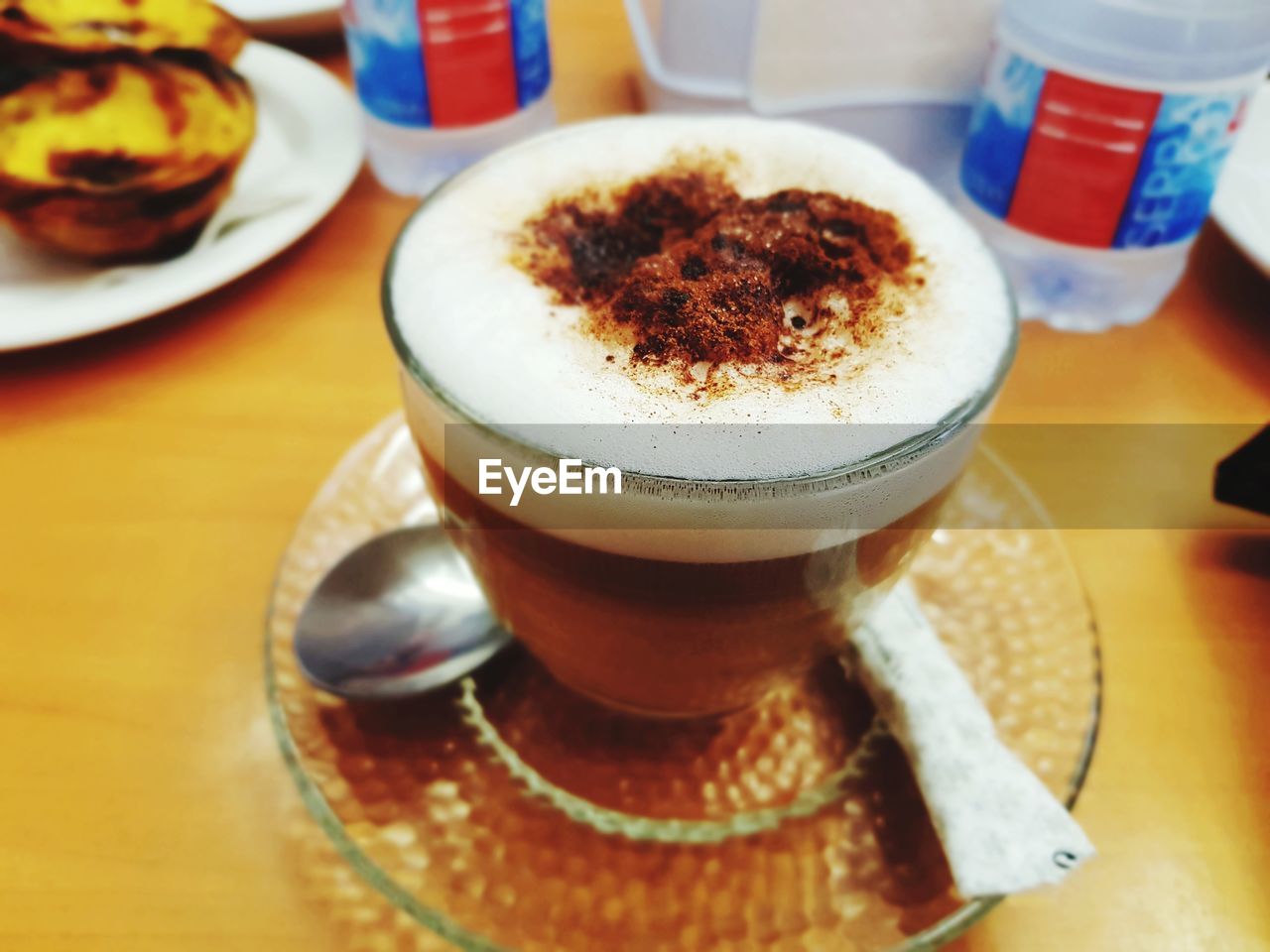 HIGH ANGLE VIEW OF COFFEE ON TABLE