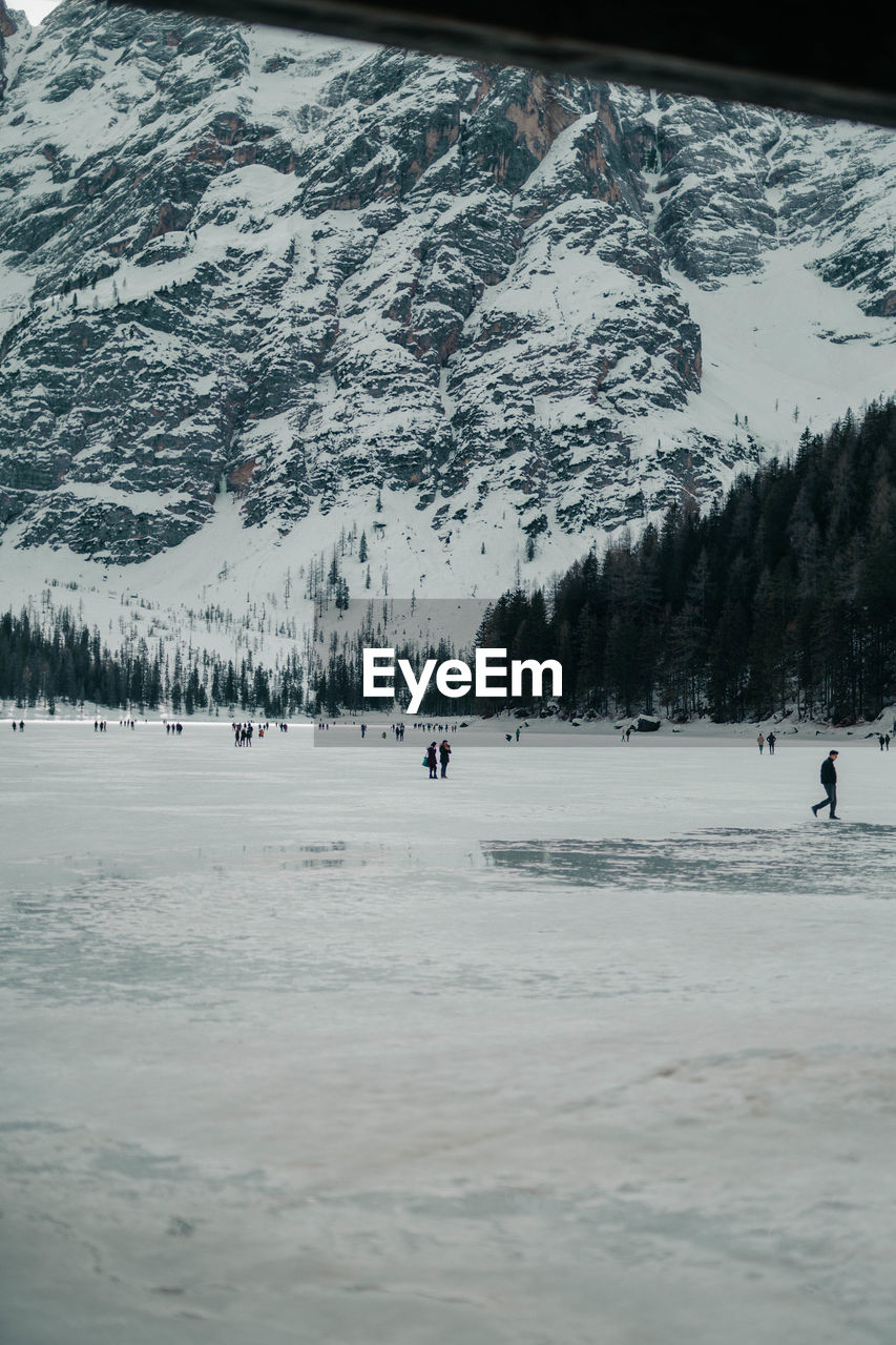 SCENIC VIEW OF SNOWCAPPED MOUNTAINS