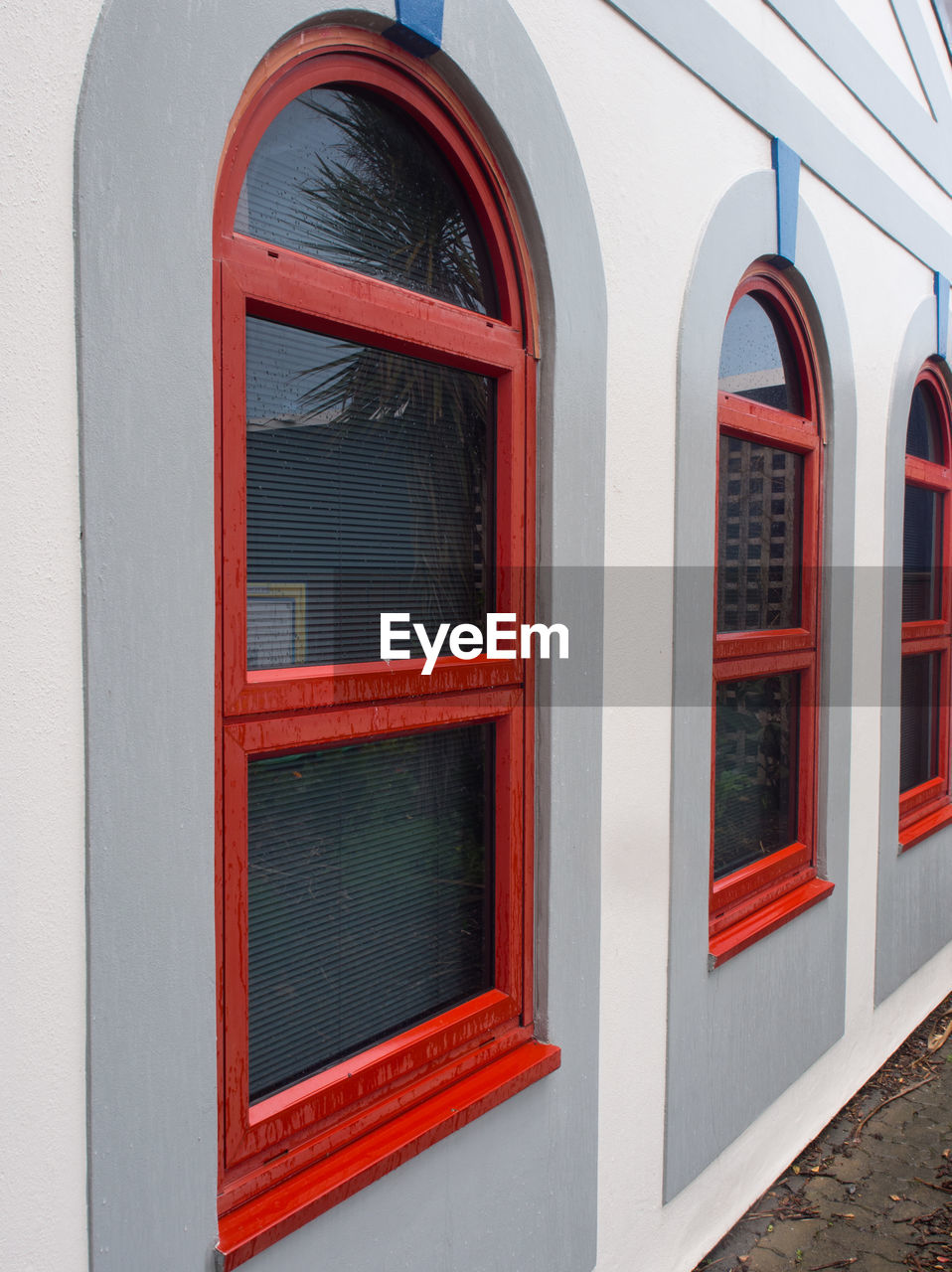 RED WINDOW
