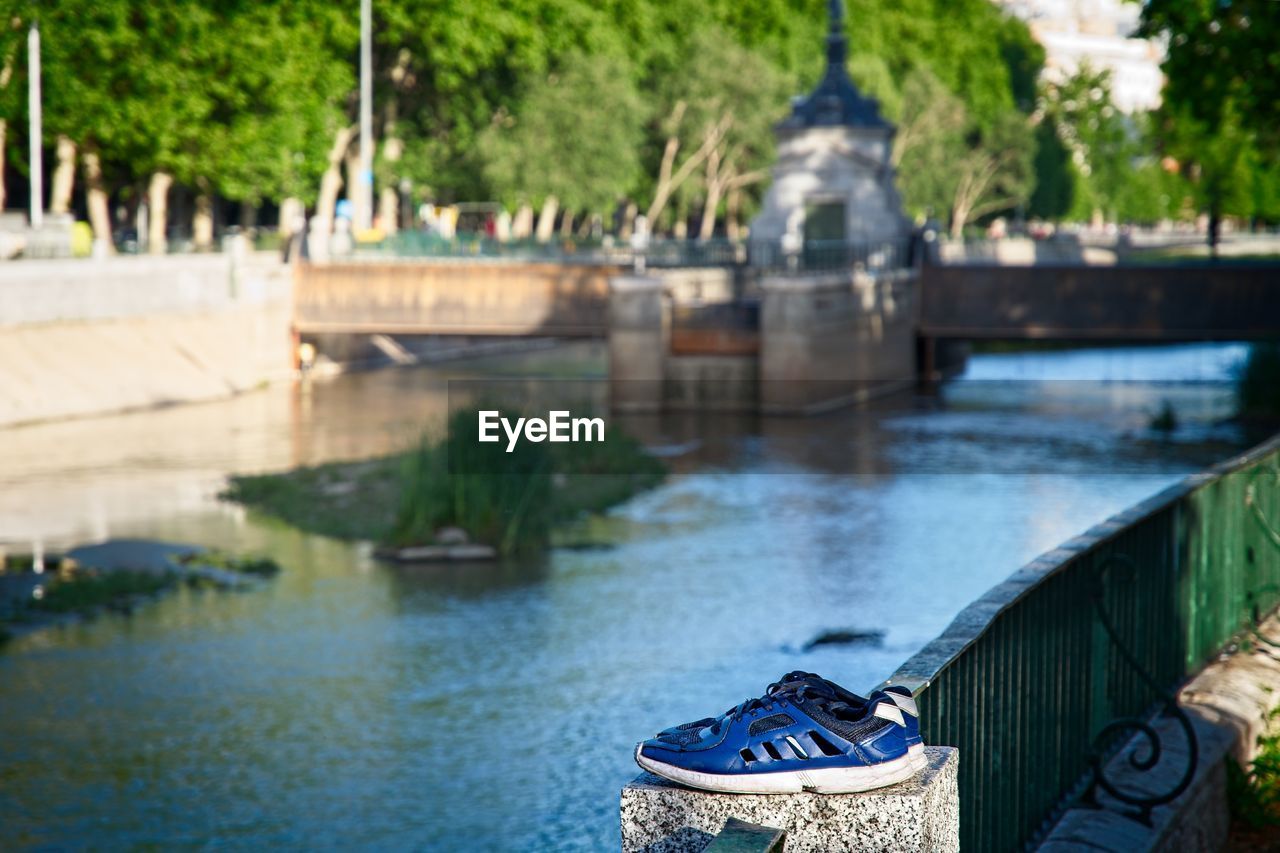 CLOSE-UP OF BOAT IN RIVER