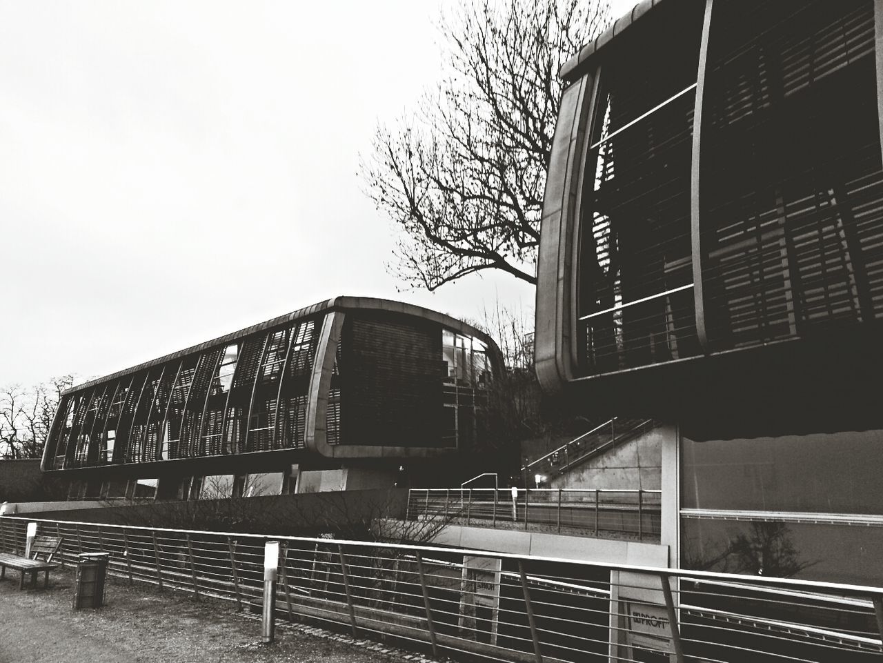 LOW ANGLE VIEW OF BUILDINGS AGAINST SKY