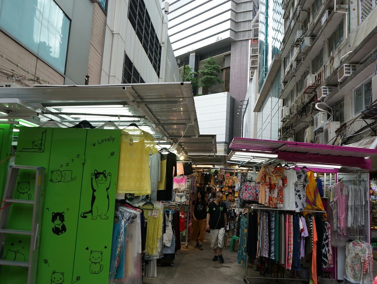 VIEW OF MARKET STALL IN CITY