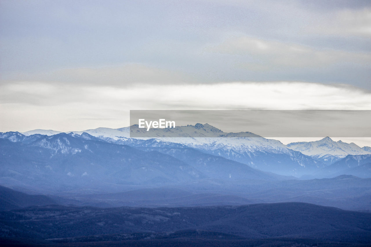 SCENIC VIEW OF DRAMATIC LANDSCAPE AGAINST SKY