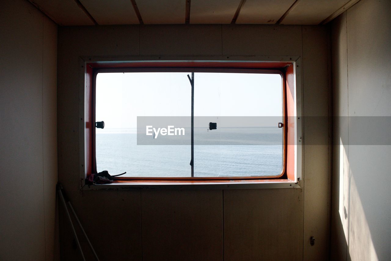 VIEW OF EMPTY WINDOW IN BOAT