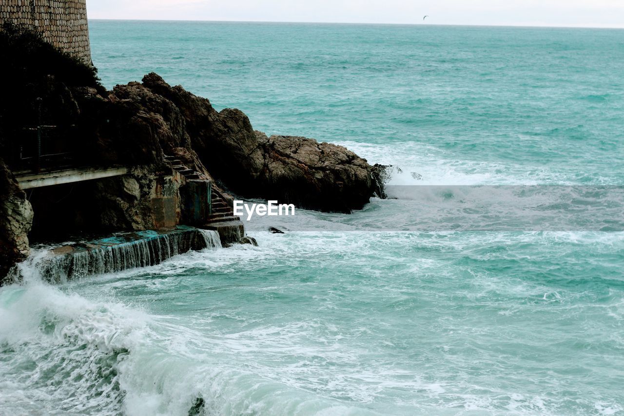 PANORAMIC VIEW OF SEA