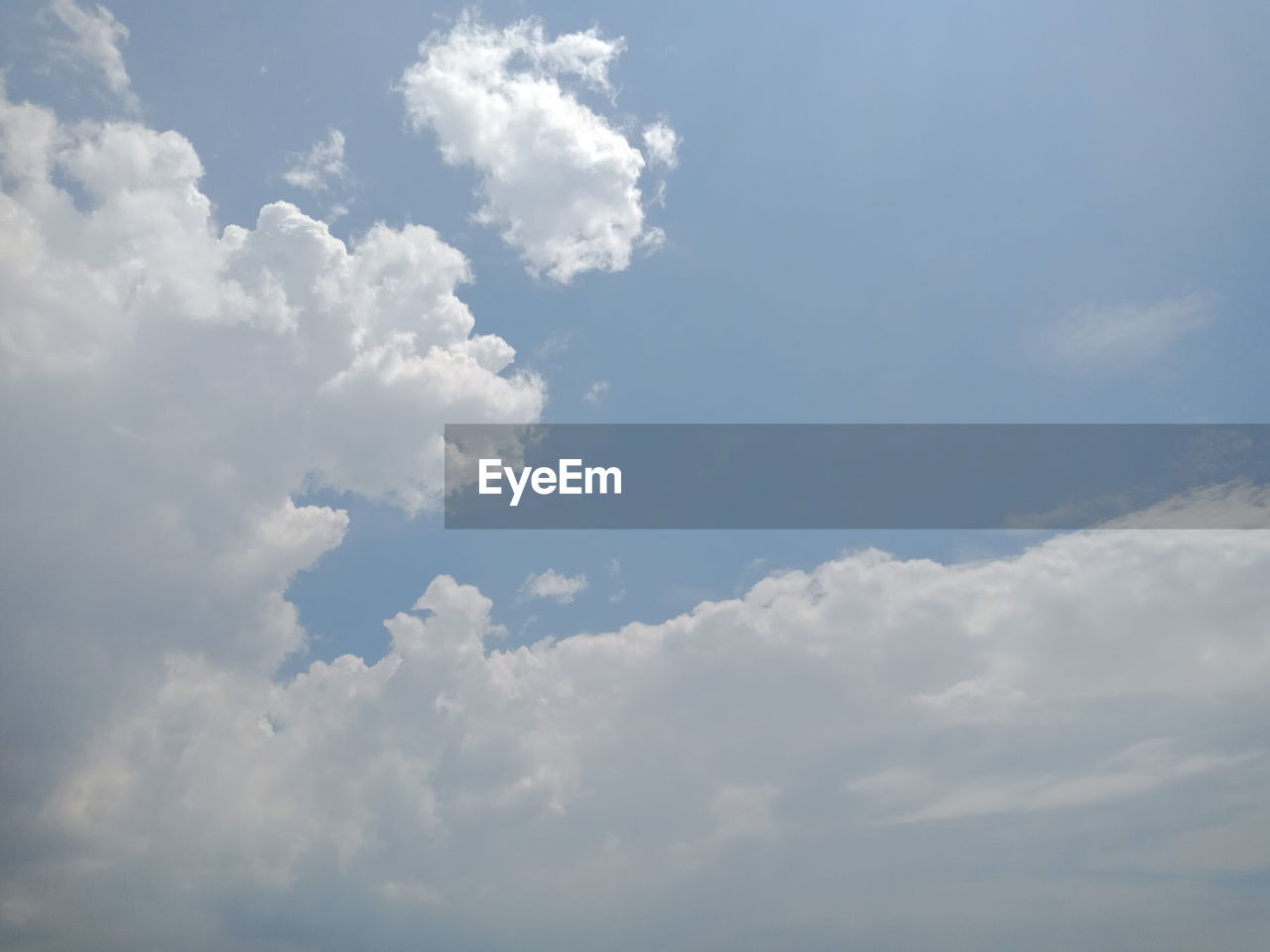 LOW ANGLE VIEW OF CLOUDY SKY