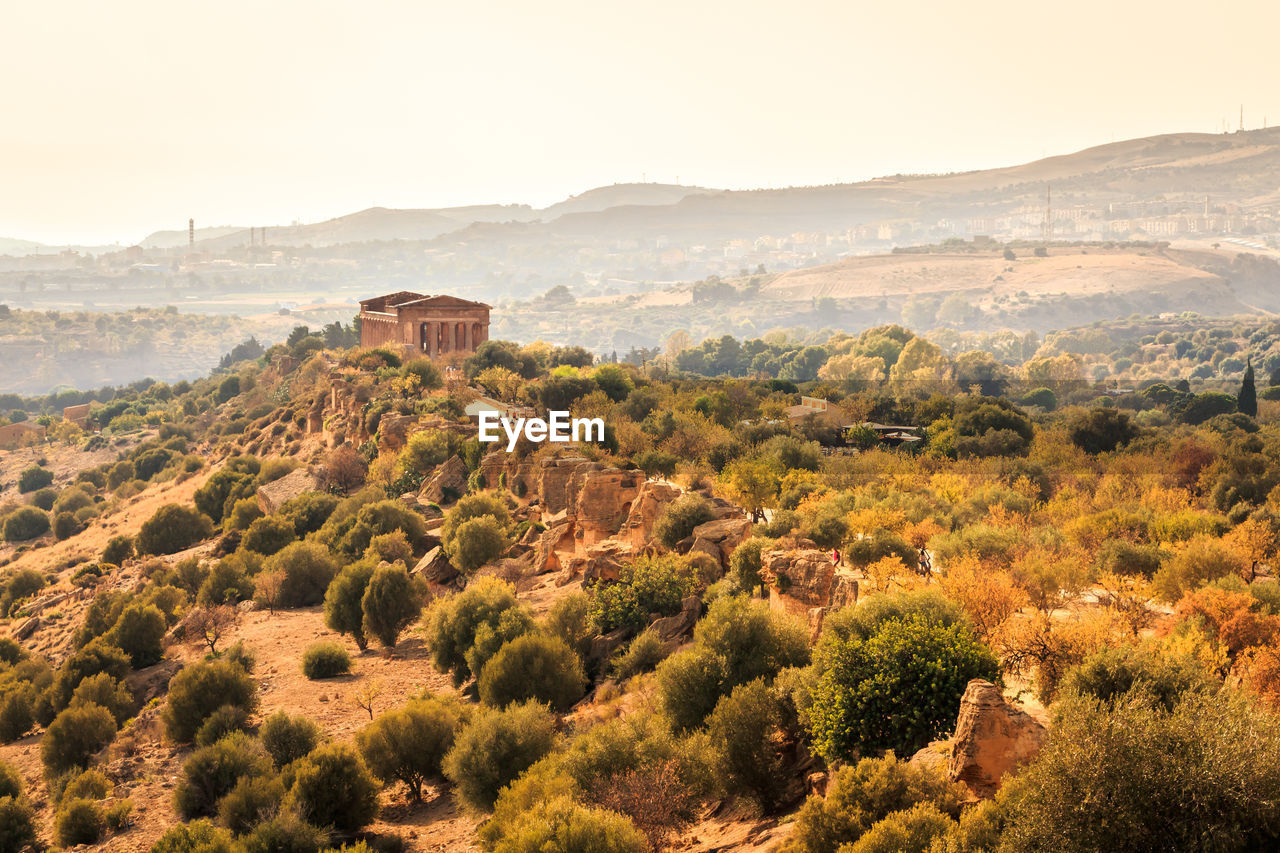 PANORAMIC VIEW OF LANDSCAPE AGAINST SKY