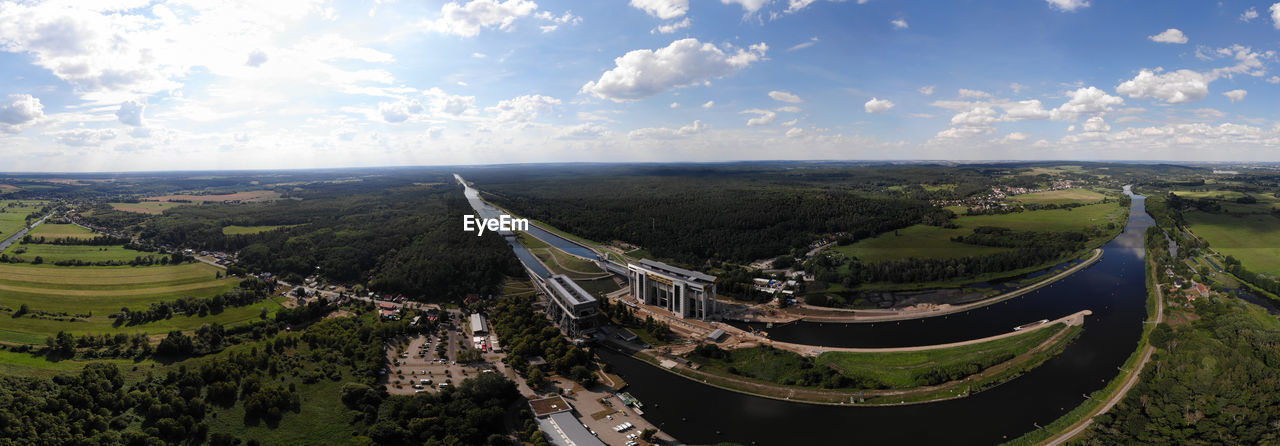 HIGH ANGLE VIEW OF PANORAMIC SHOT OF LAND