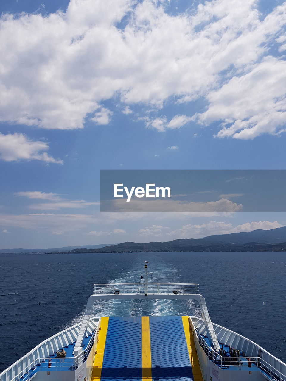 SCENIC VIEW OF SEA AGAINST BLUE SKY