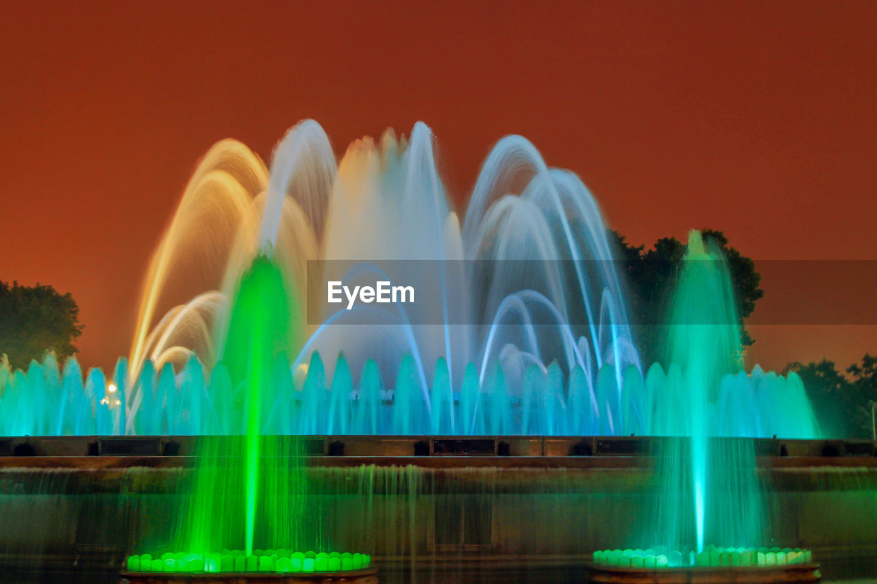 VIEW OF FOUNTAIN IN LAKE