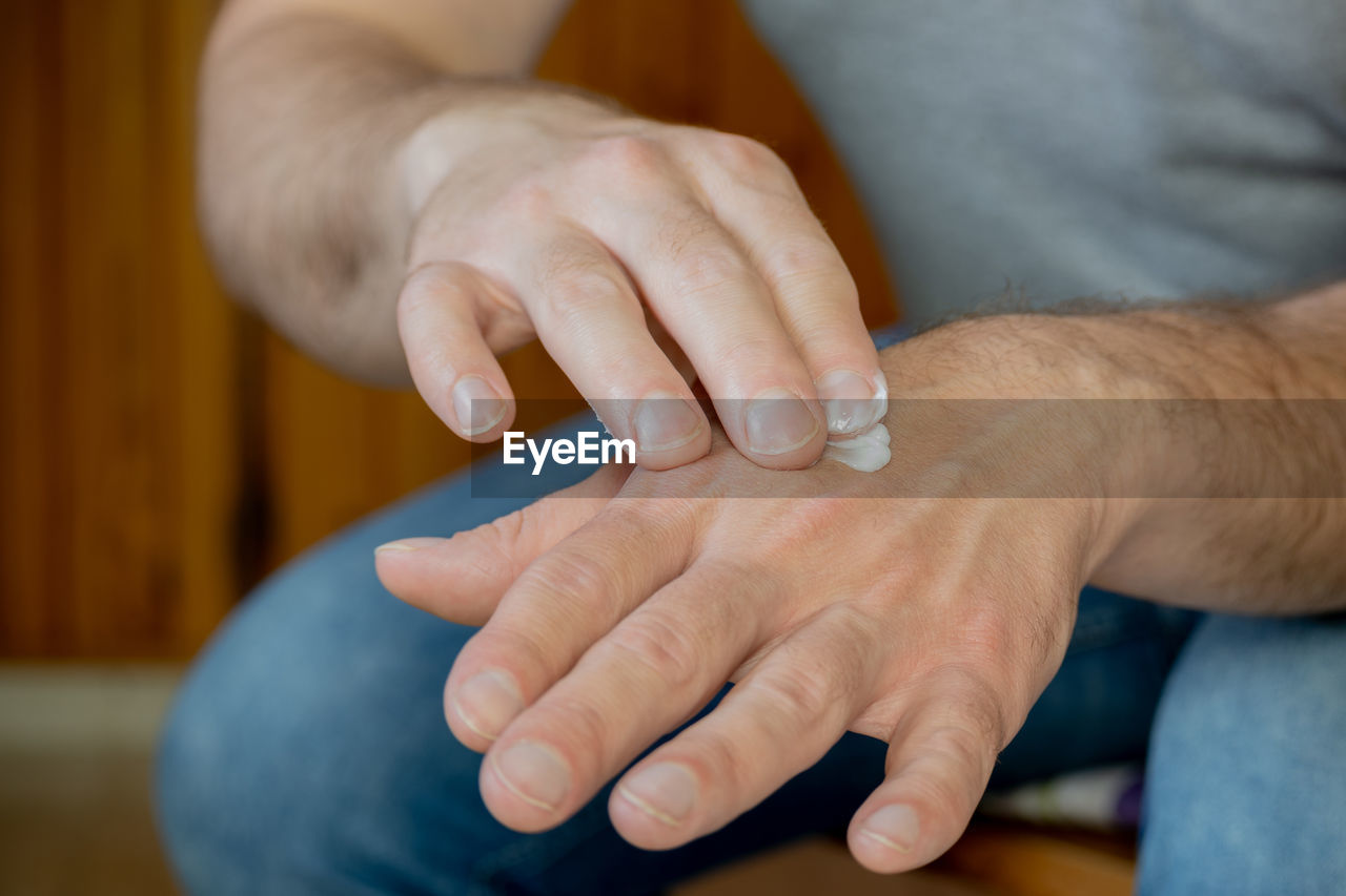 hand, adult, men, two people, finger, indoors, women, close-up, nail, human leg, togetherness, healthcare and medicine, person, limb, female, ring, arm, skin, care, lifestyles, positive emotion, emotion