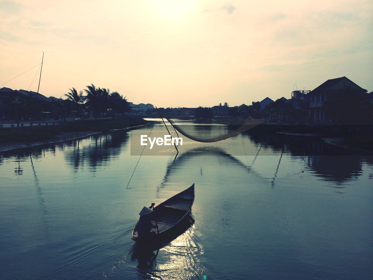 SCENIC VIEW OF RIVER AGAINST SKY