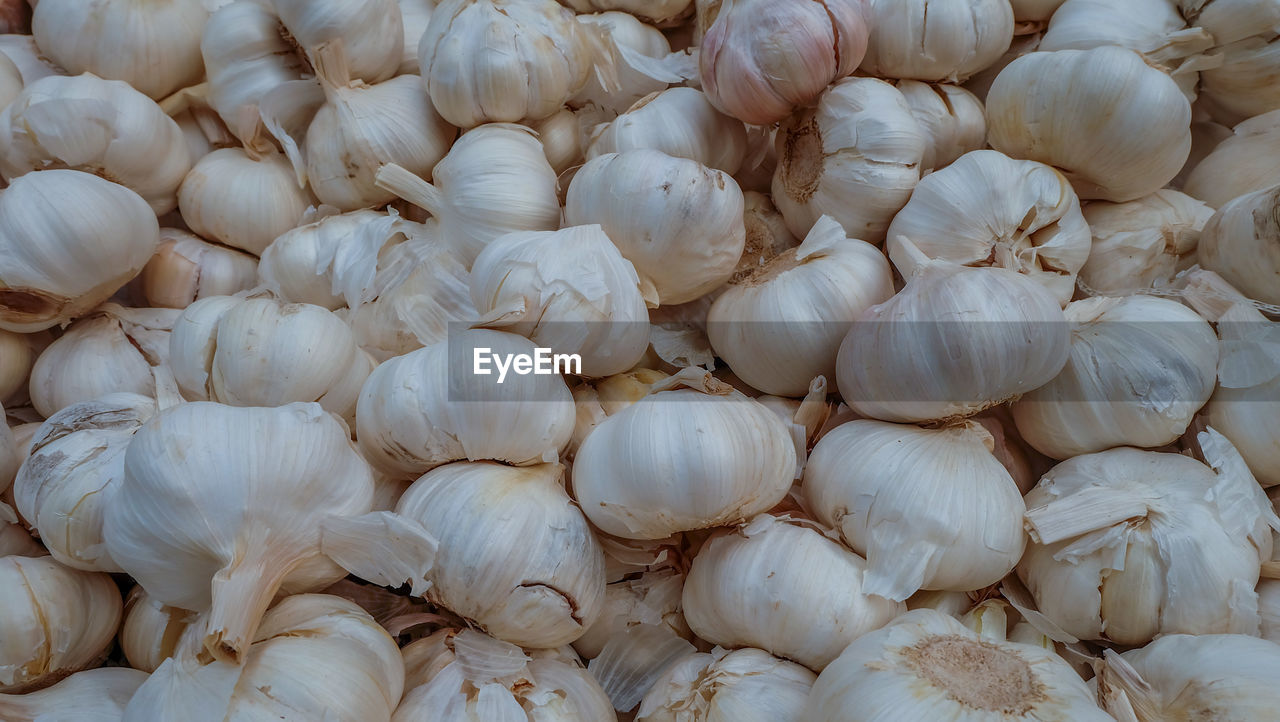 FULL FRAME SHOT OF FRESH WHITE MARKET