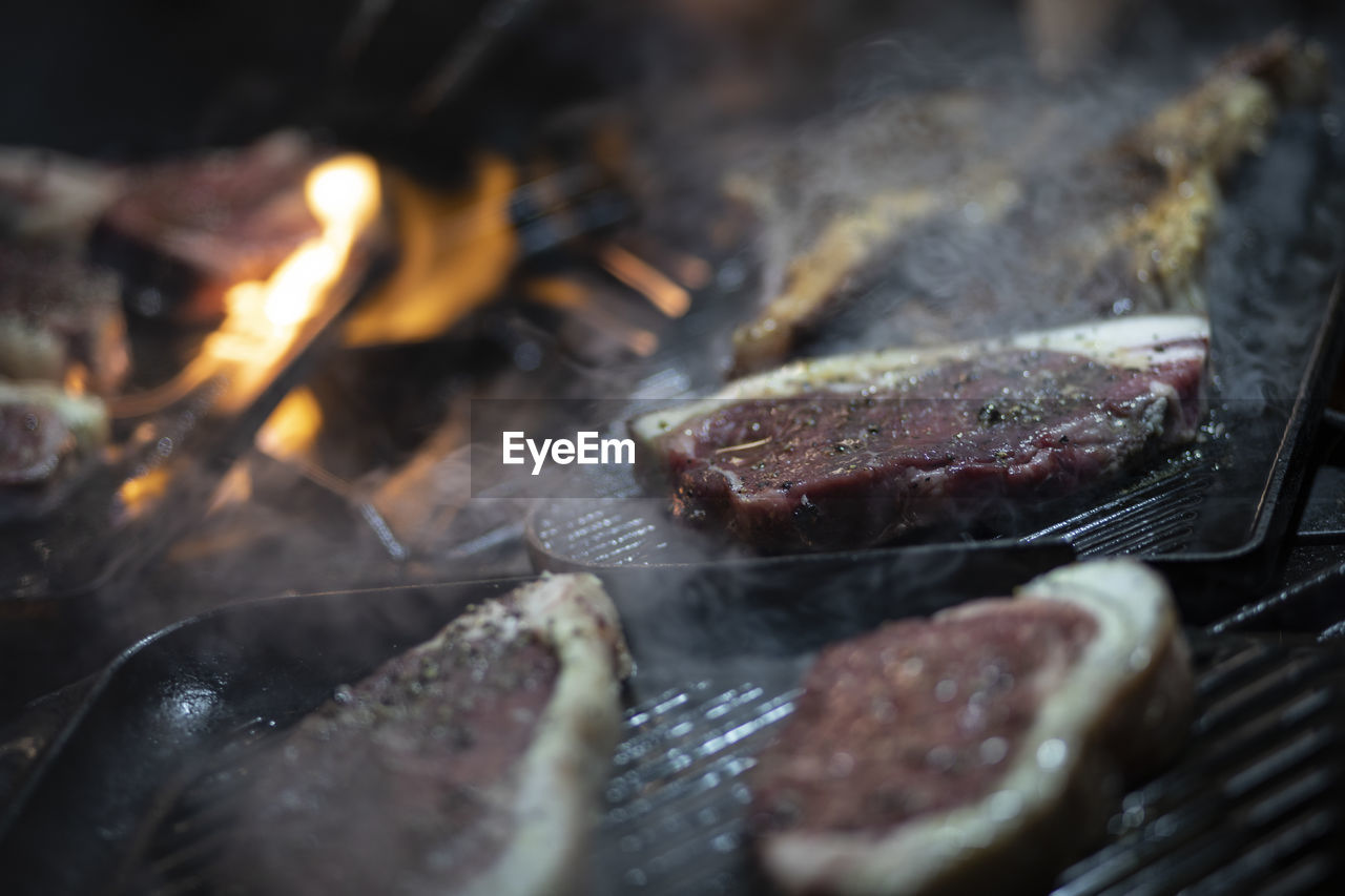 Preparetion of red meat on the grill