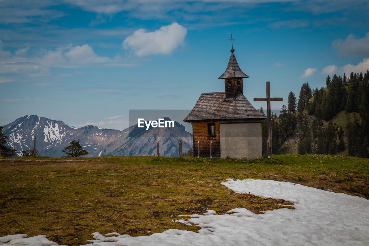 Little chapel and beautiful mountain landscape in mellau, vorarlberg austria