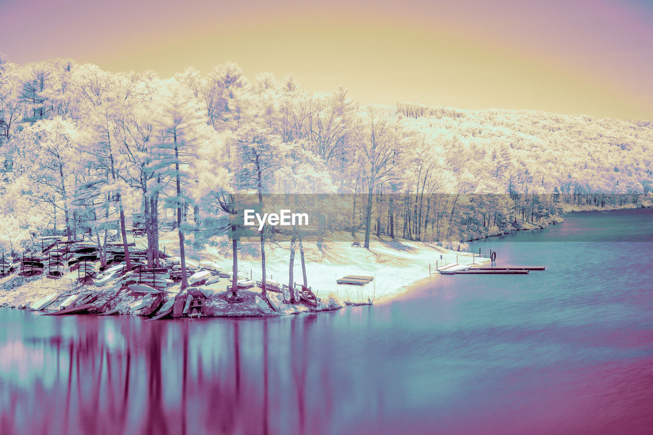 SCENIC VIEW OF LAKE IN WINTER