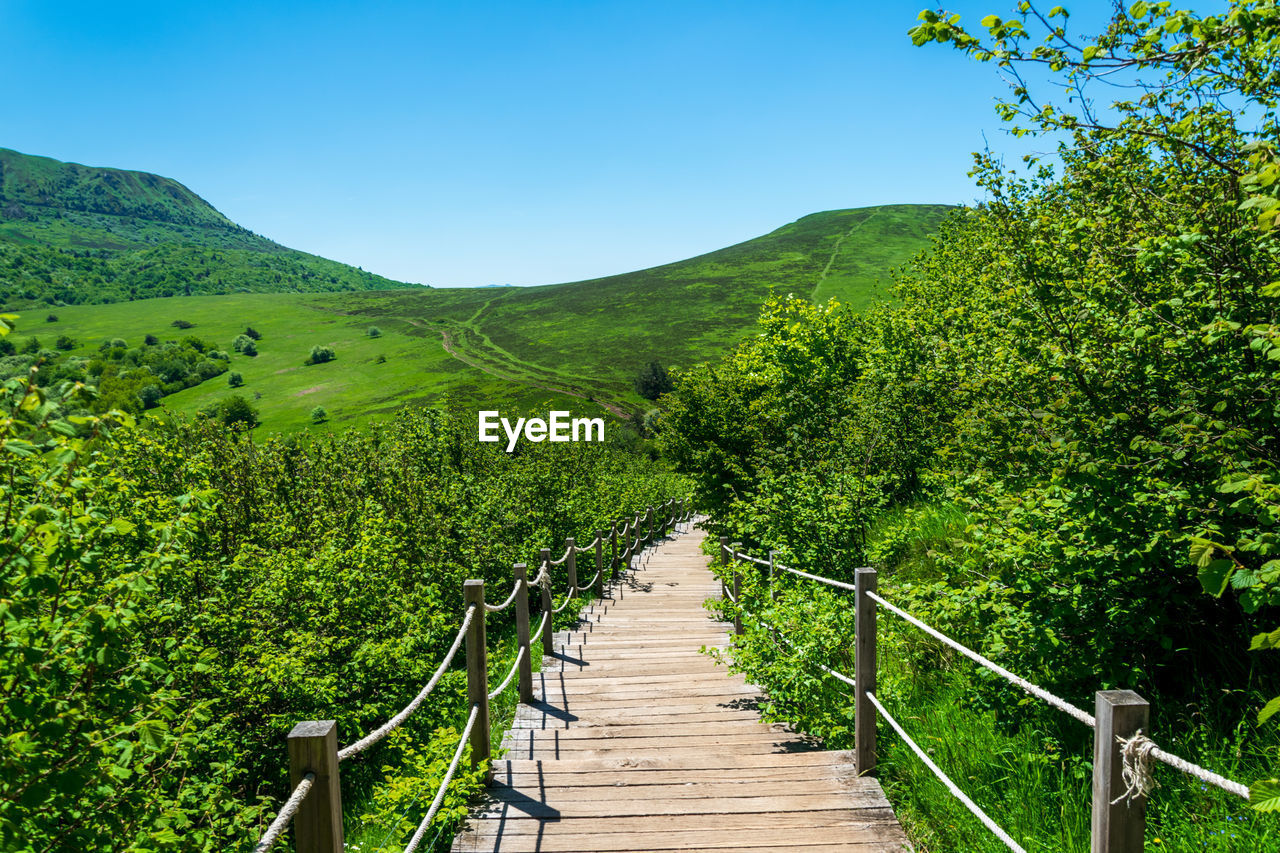 View from the puy-pariou volcano hiking trail