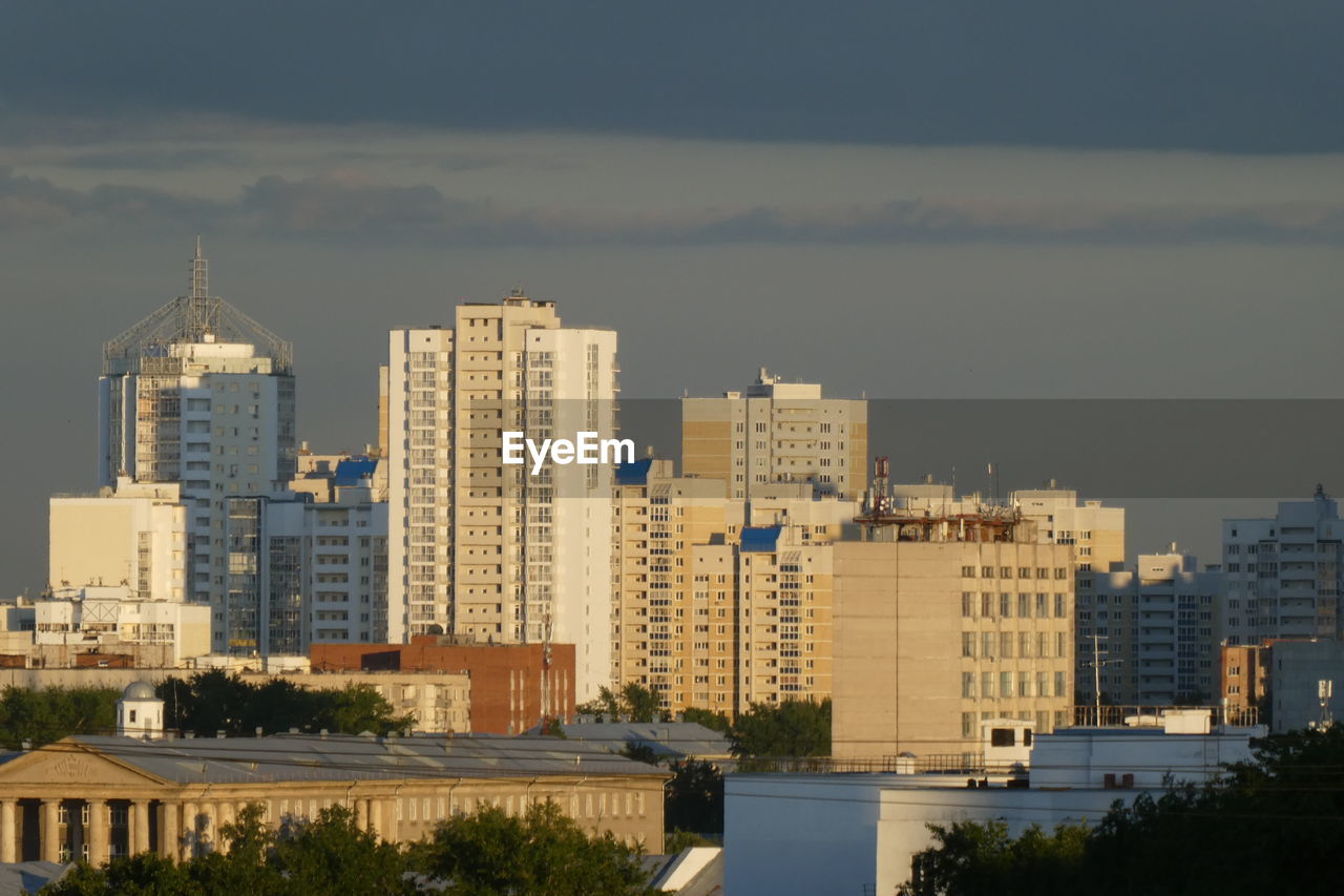 CITYSCAPE AGAINST SKY