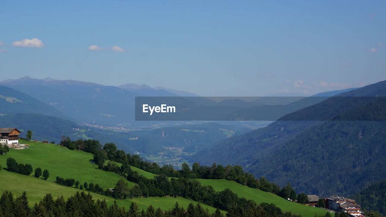 AERIAL VIEW OF A VALLEY