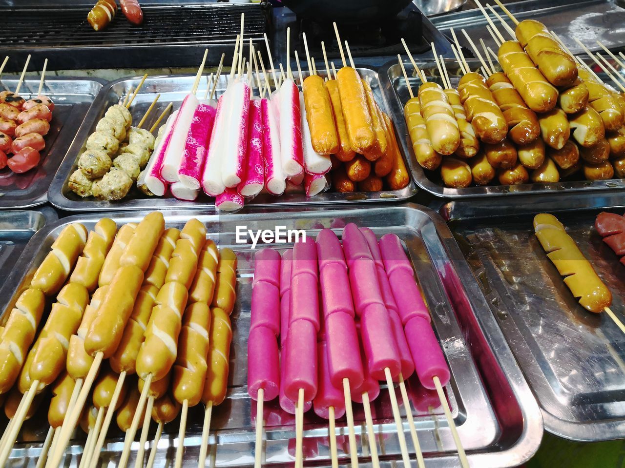 VARIOUS FRUITS FOR SALE AT MARKET