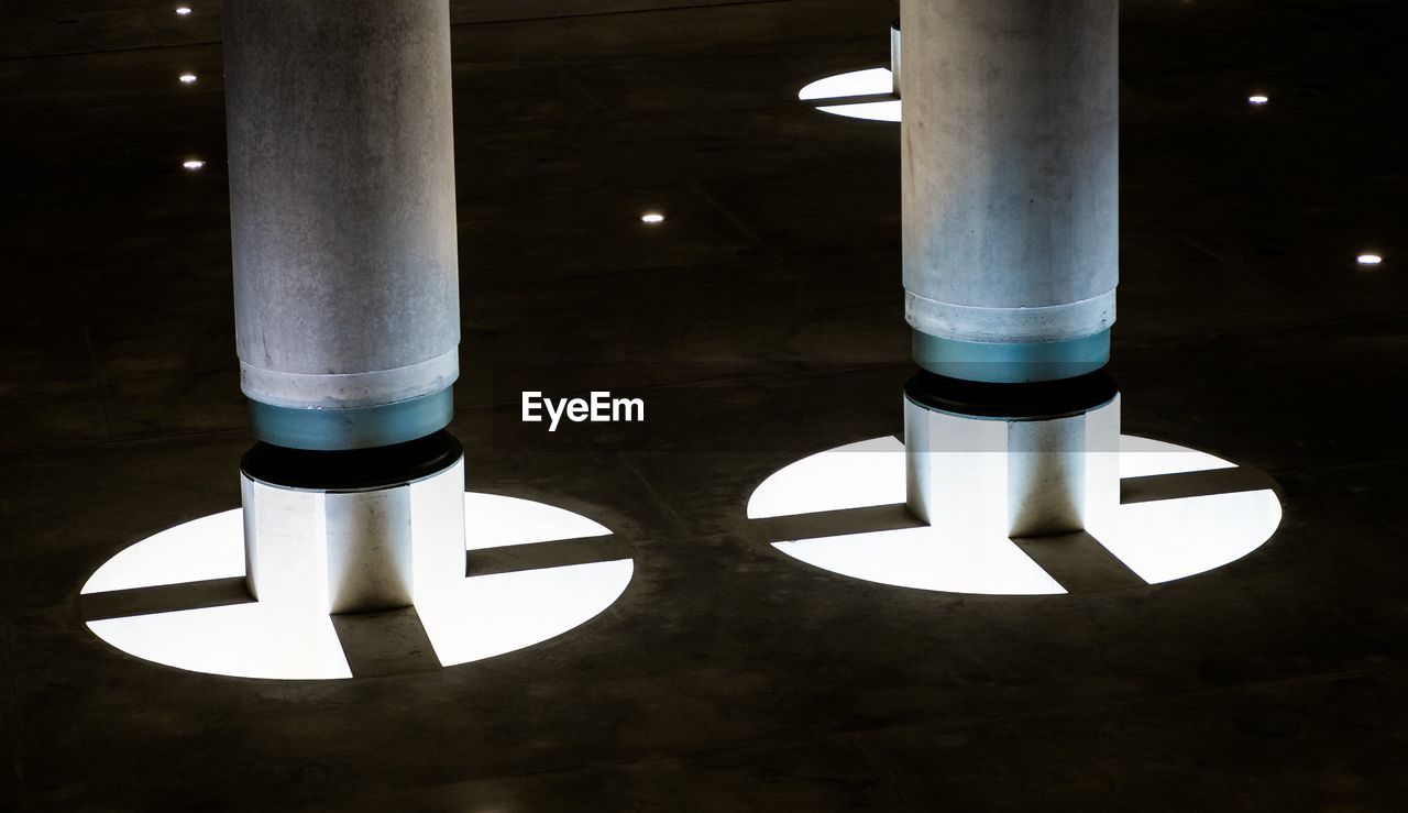 Illuminated cropped pillars