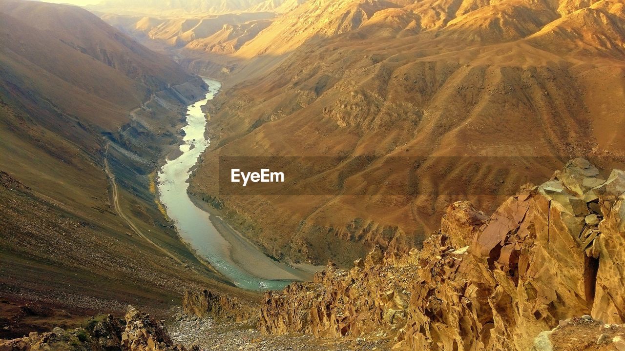 SCENIC VIEW OF MOUNTAINS