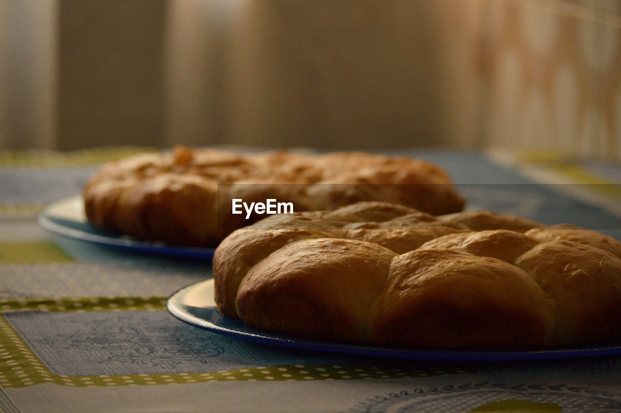 Close-up of bread in plate on table