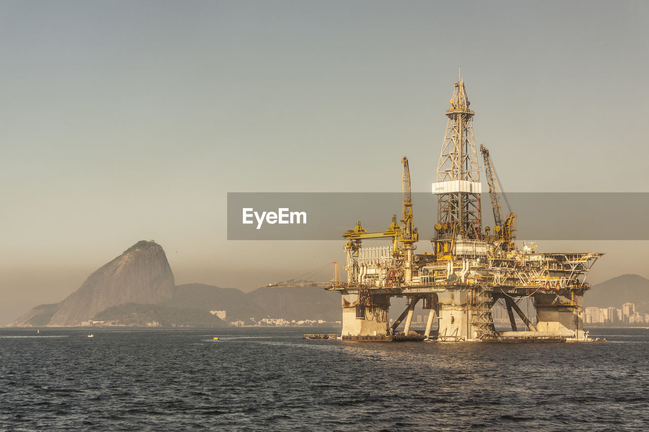 Marine oil extraction platform in guanabara bay, rio de janeir, brazil