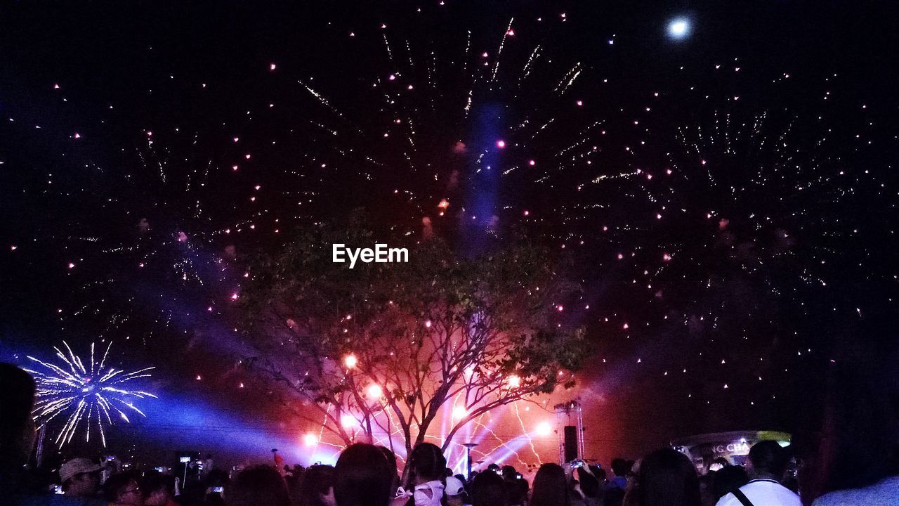 FIREWORKS IN SKY AT NIGHT