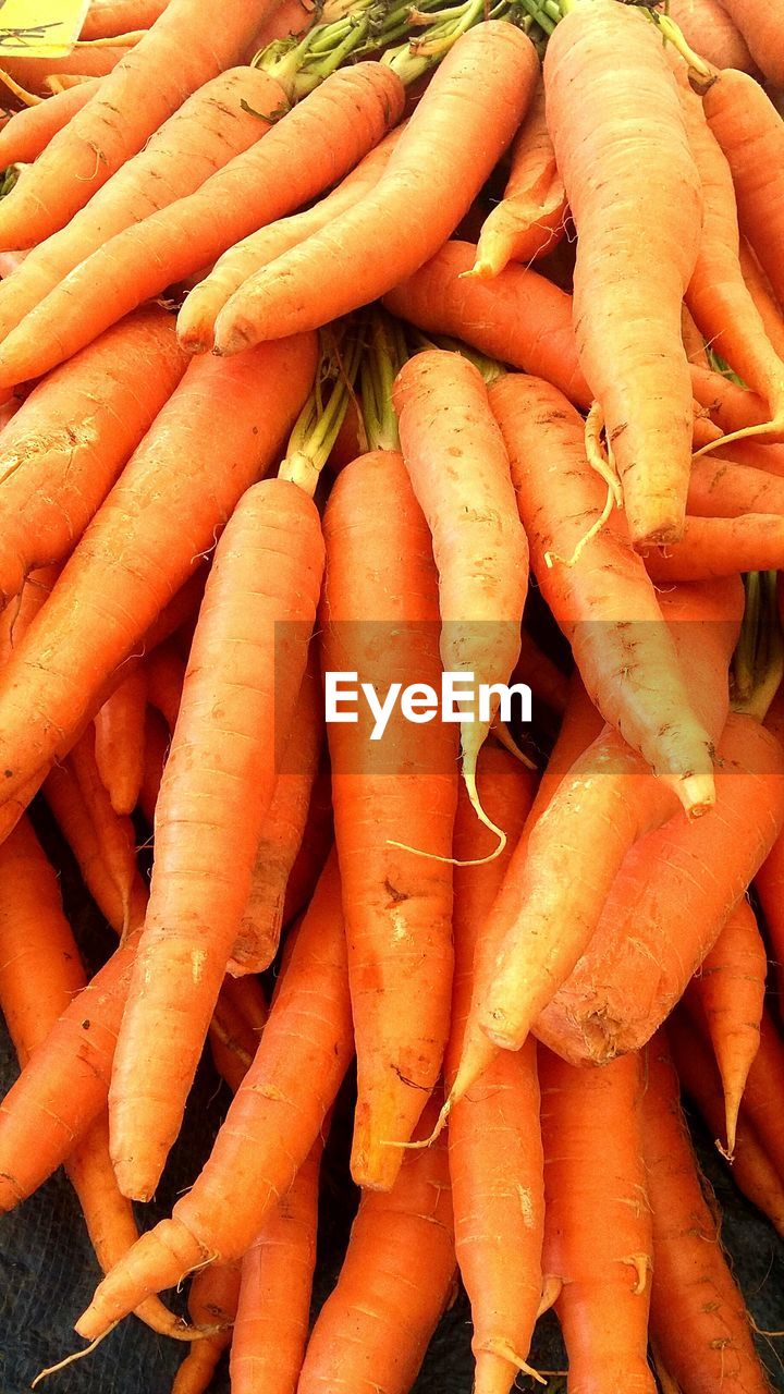 CLOSE-UP OF VEGETABLES FOR SALE AT MARKET