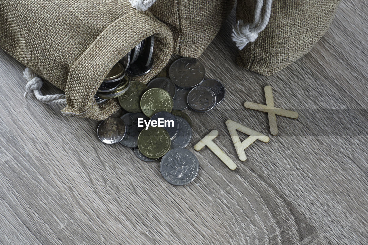 CLOSE-UP OF STUFFED TOY ON TABLE