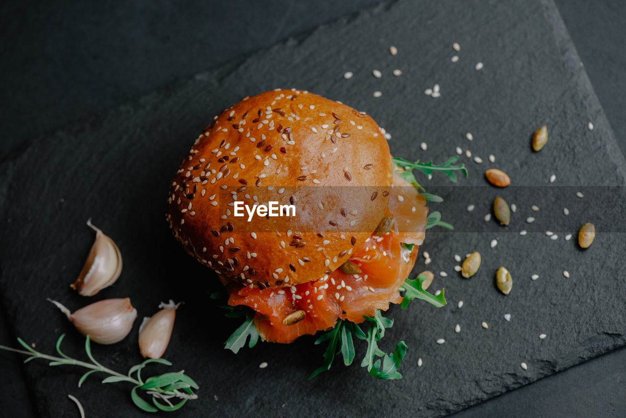 HIGH ANGLE VIEW OF BREAD ON TABLE