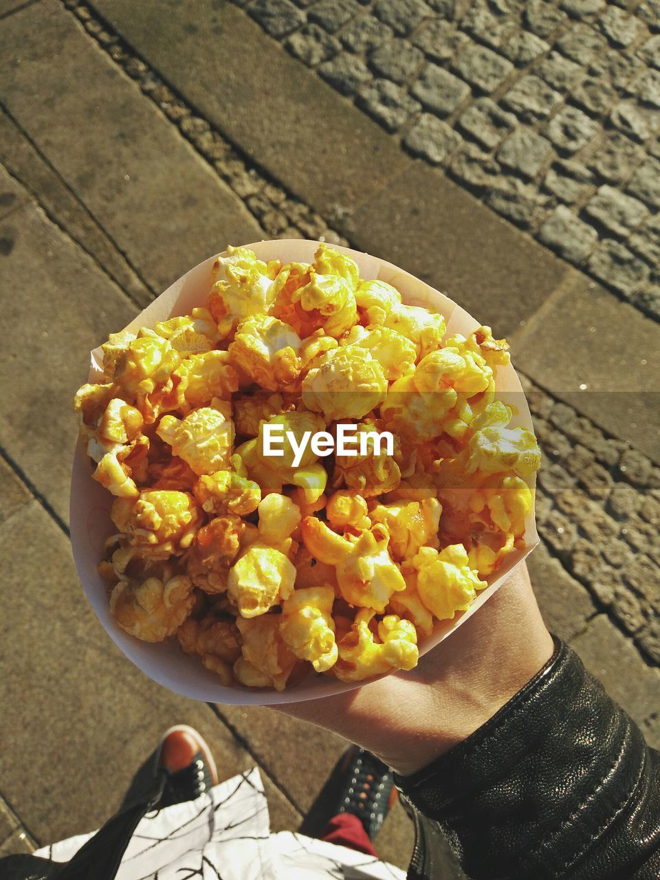 Popcorn at late afternoon